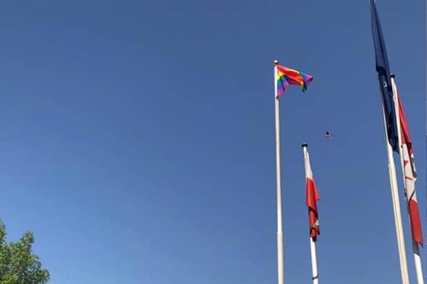 Irak Dışişleri Bakanlığından LGBT bayrağı çekilen büyükelçiliklere kınama