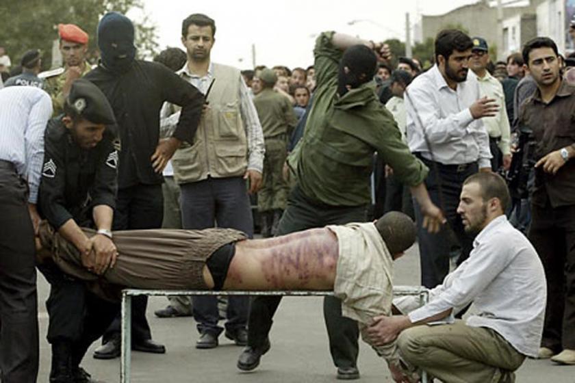İran Mahkemesi  Doğu Kürdistan’ın Bane kentinde ki  insan hakları aktivistlerine 250 kırbaç cezası verdi