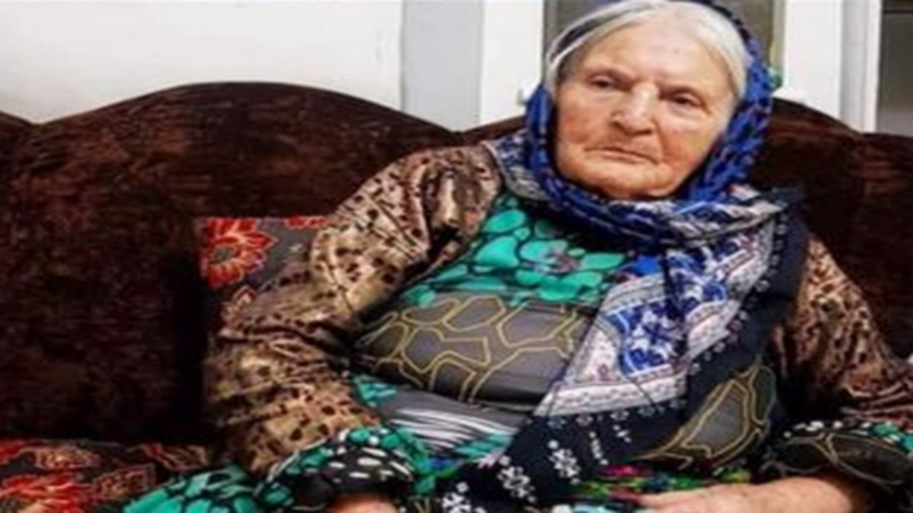 İlk Kürdistan bayrağını nakşeden Fatima Hüsêyni Mahabad'ta hayatını kaybetti