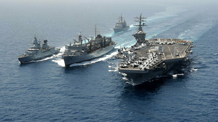 ABD donanmasından İran'a ait gemilere uyarı ateşi