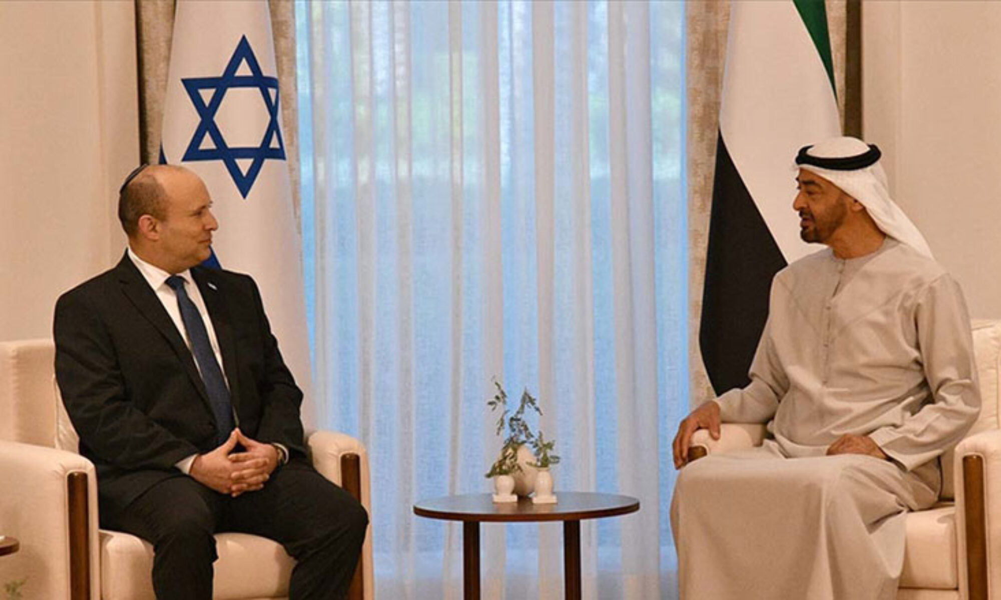 İsrail Başbakanı Abu Dabi Veliaht Prensi ile görüştü