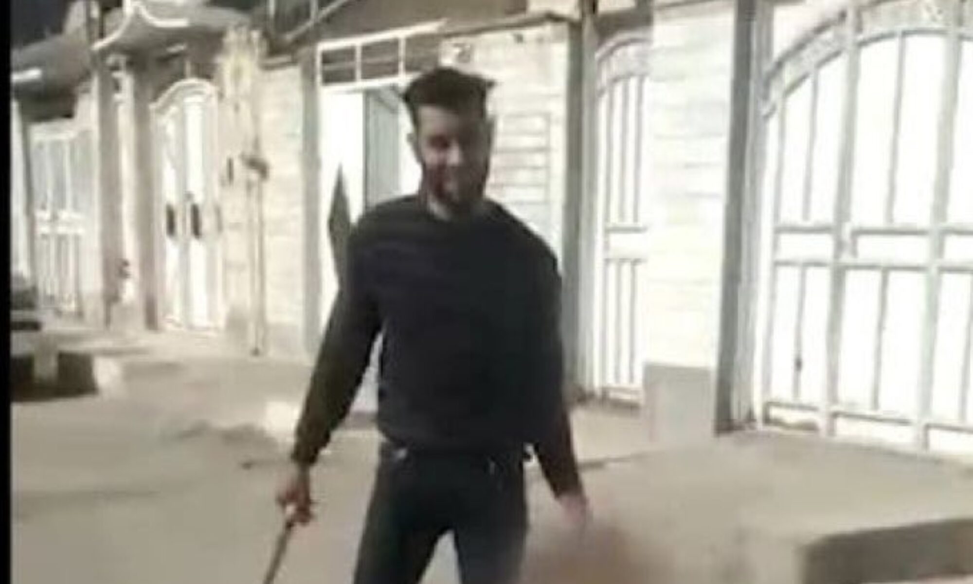 İran: 17 yaşındaki eşinin kafasını keserek şehirde dolaştı