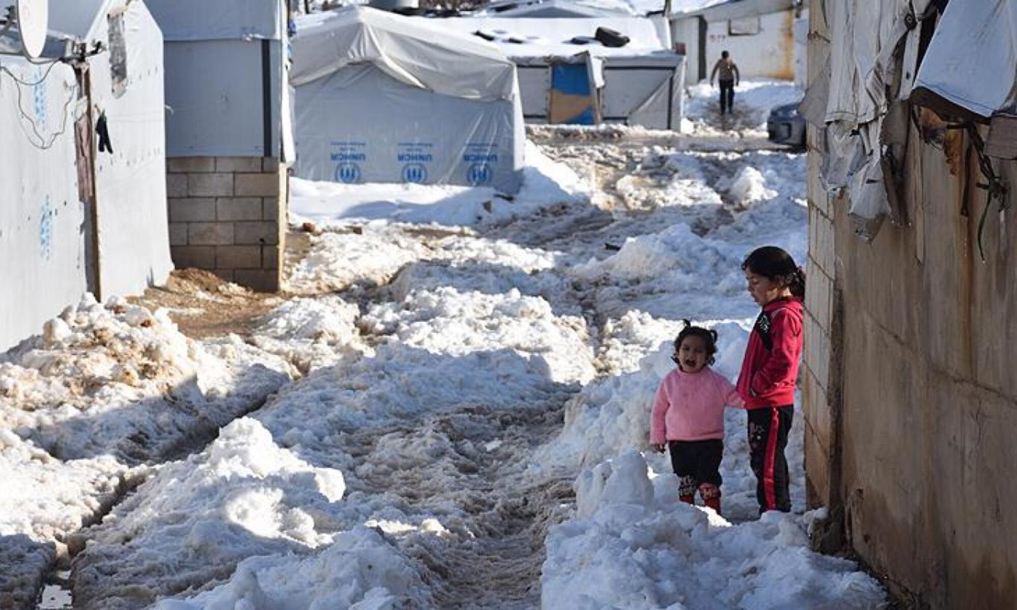 İdlib kamplarında iki yedi günlük ve iki aylık iki bebek soğuktan donarak öldü