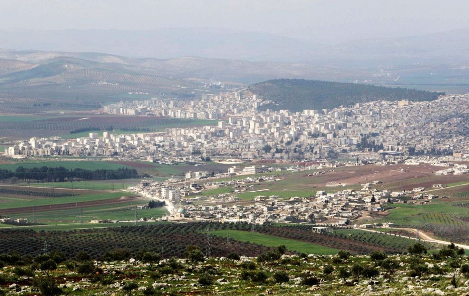 Türkiye'ye bağlı çeteler Efrin'deki bir tarihi tepeyi daha talan amaçlı tahrip etti