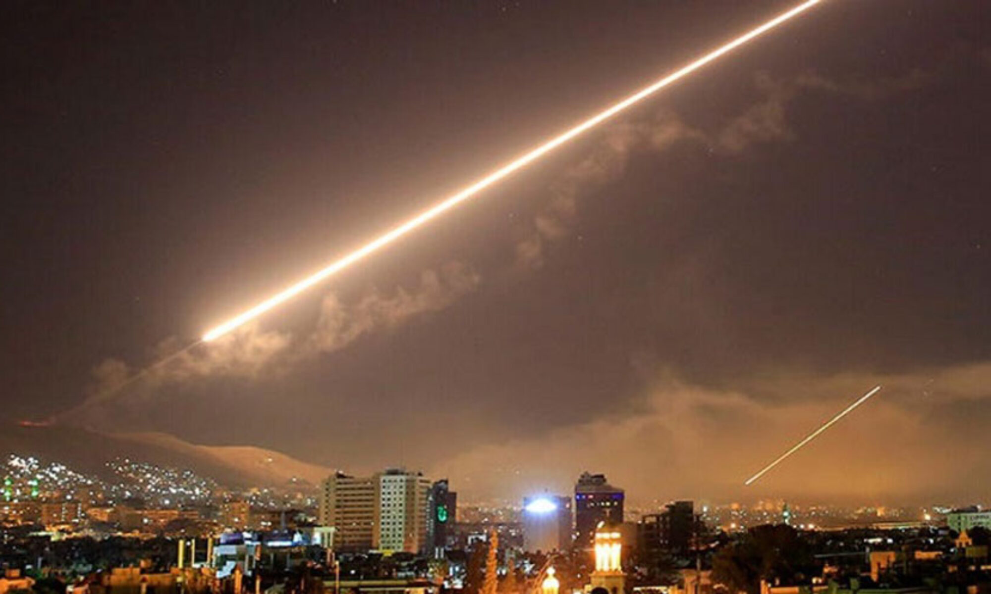 İsrail ve Şam'dan karşılıklı füzeli saldırı