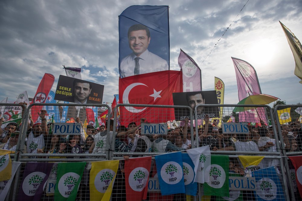 Demirtaş ve HDP “Çözüm için Öcalan ile görüşün” sözünden neden geri adım attı?