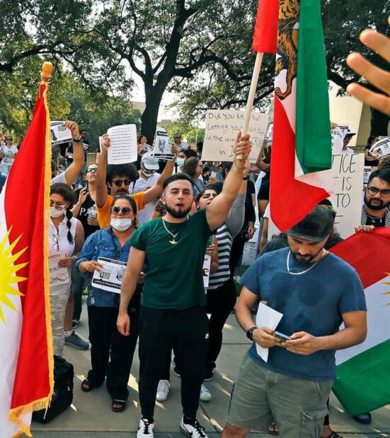 Dallas’ta yaşayan Kürtler’den Rojhilattaki  Jina Emini protestolarına destek