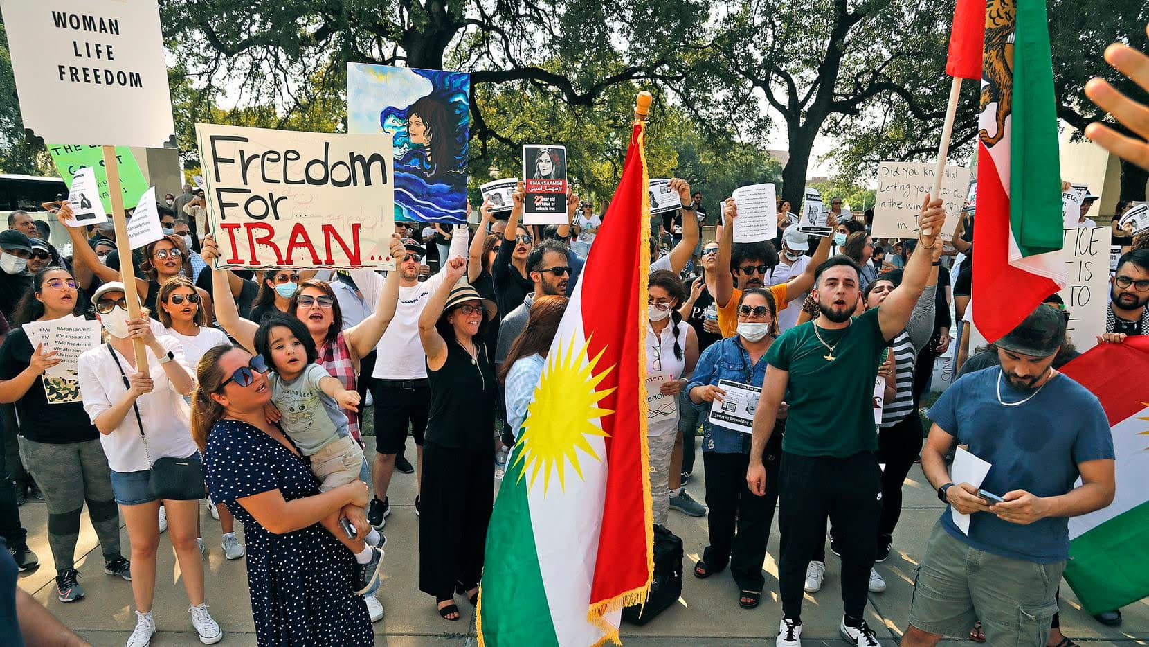 Dallas’ta yaşayan Kürtler’den Rojhilattaki  Jina Emini protestolarına destek