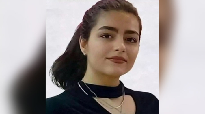 İran’da 16 yaşındaki Asra Panahi Hamaney’i öven marşı söylemediği için dövülerek katledildi