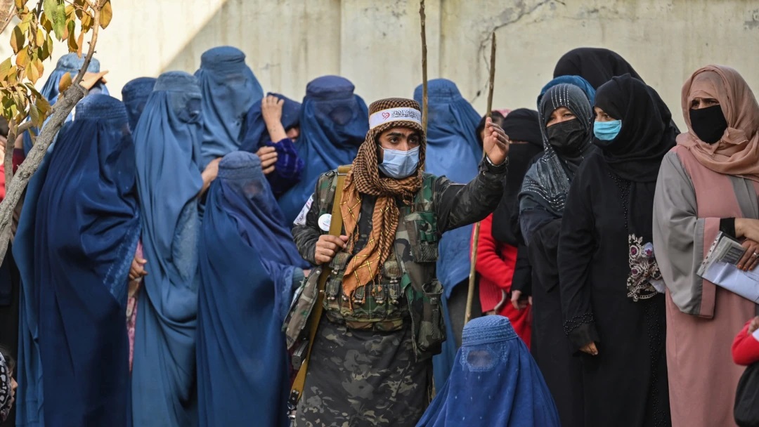 Taliban, kadınların Kabil’deki parklara girmesini yasakladı