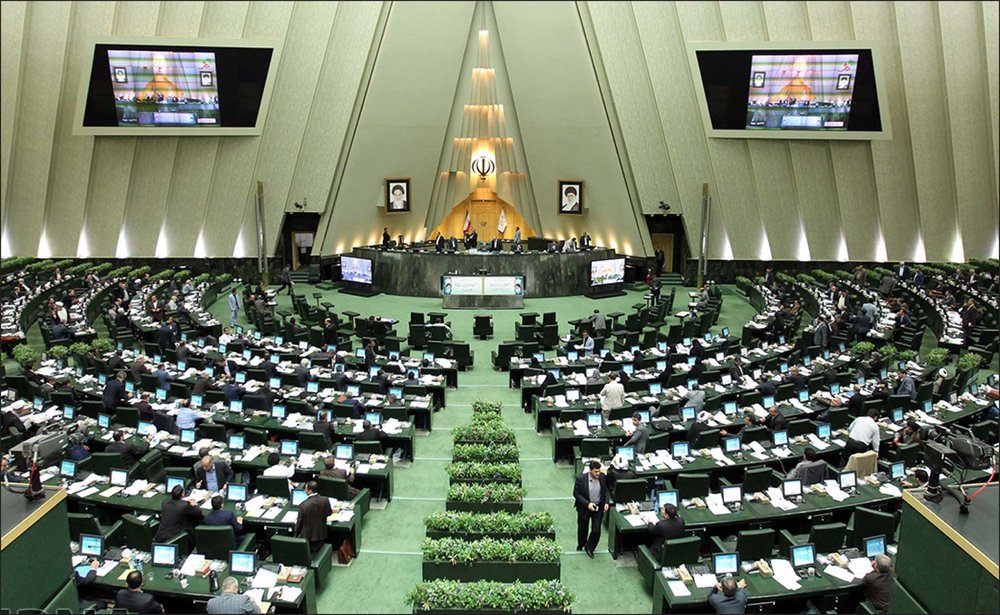 İran Parlamentosu'nda dehşet karar: Göstericiler idam edilsin