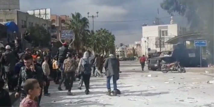 Suriye'nin Süveyda kentinde Esad Rejimi protesto edildi, çatışma çıktı