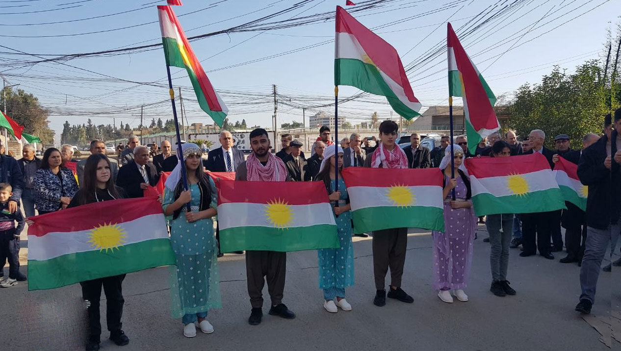Kamışlo’da Kürdistan Bayrak Günü kitlesel olarak kutlandı