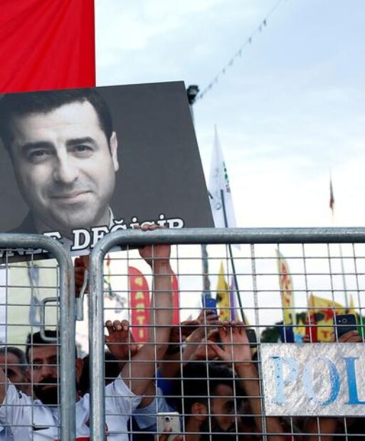 Demirtaş’ın dört dilli web sitesinde Kürtçe yok