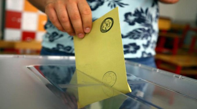 Türkiye’de seçim | Oy verme işlemi başladı