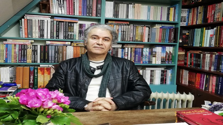 Yazar Jan Dost Kürt şair Melayê Cizîrî’nin hayatını romanlaştırdı
