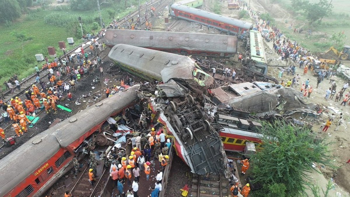 Hindistan'da tren kazası: Ölü sayısı 288'e çıktı, yaralı sayısı 1000'e yaklaştı