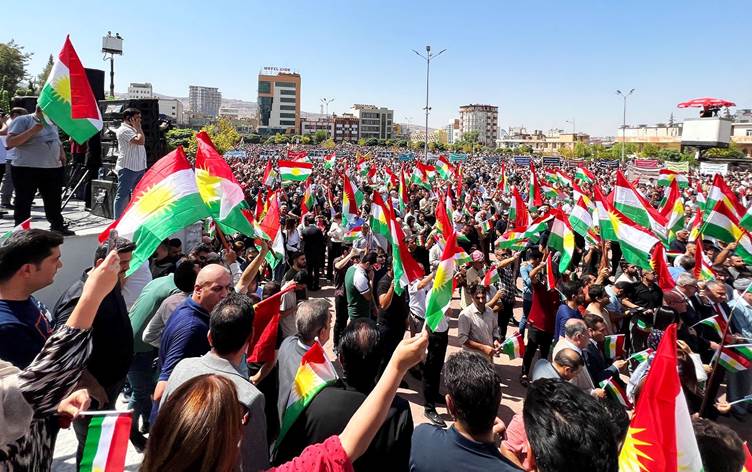 Duhok'ta Kürtler Kerkük şehitlerini andı ve Bağdat'ı protesto etti