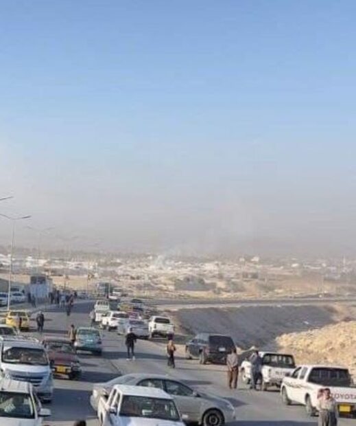 Mexmur’da çiftçiler Irak Hükümetinin engellerine eylem yaptı, ana yolu trafiğe kapattı