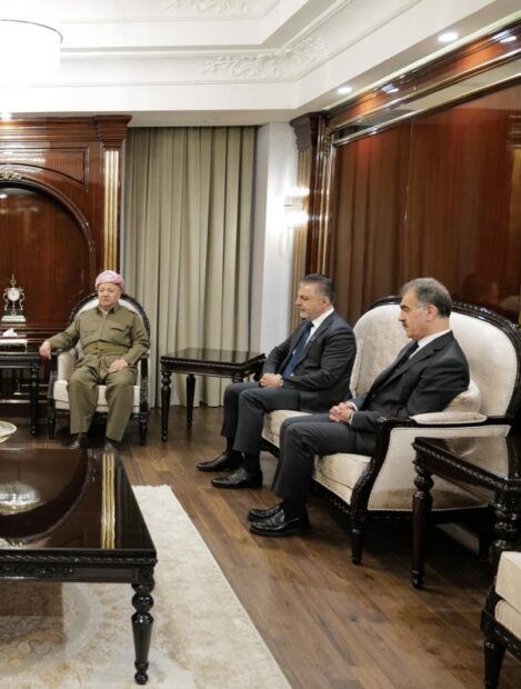 Başkan Barzani İran’ın balistik füzelerle katlettiği Peşraw Dizeyi’nin ailesi ile görüştü