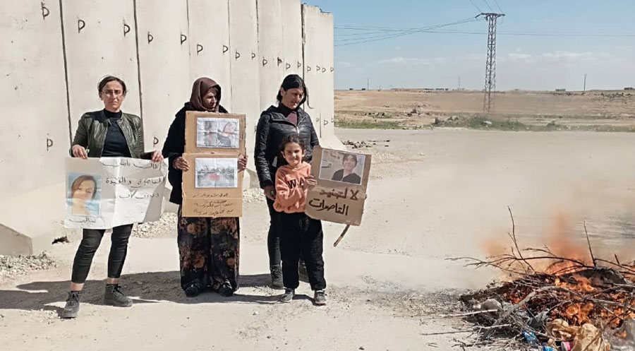 Rojava: Çocukları kaçırılan anneler Mazlum Abdi’nin bürosunun önünde eylem yaptı