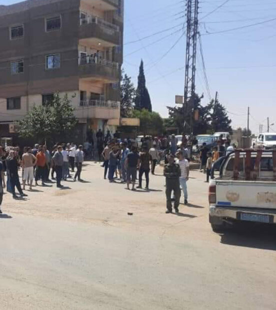 Rojava: Qamişlo’da su kesintilerini protesto eden halk gösteri düzenledi