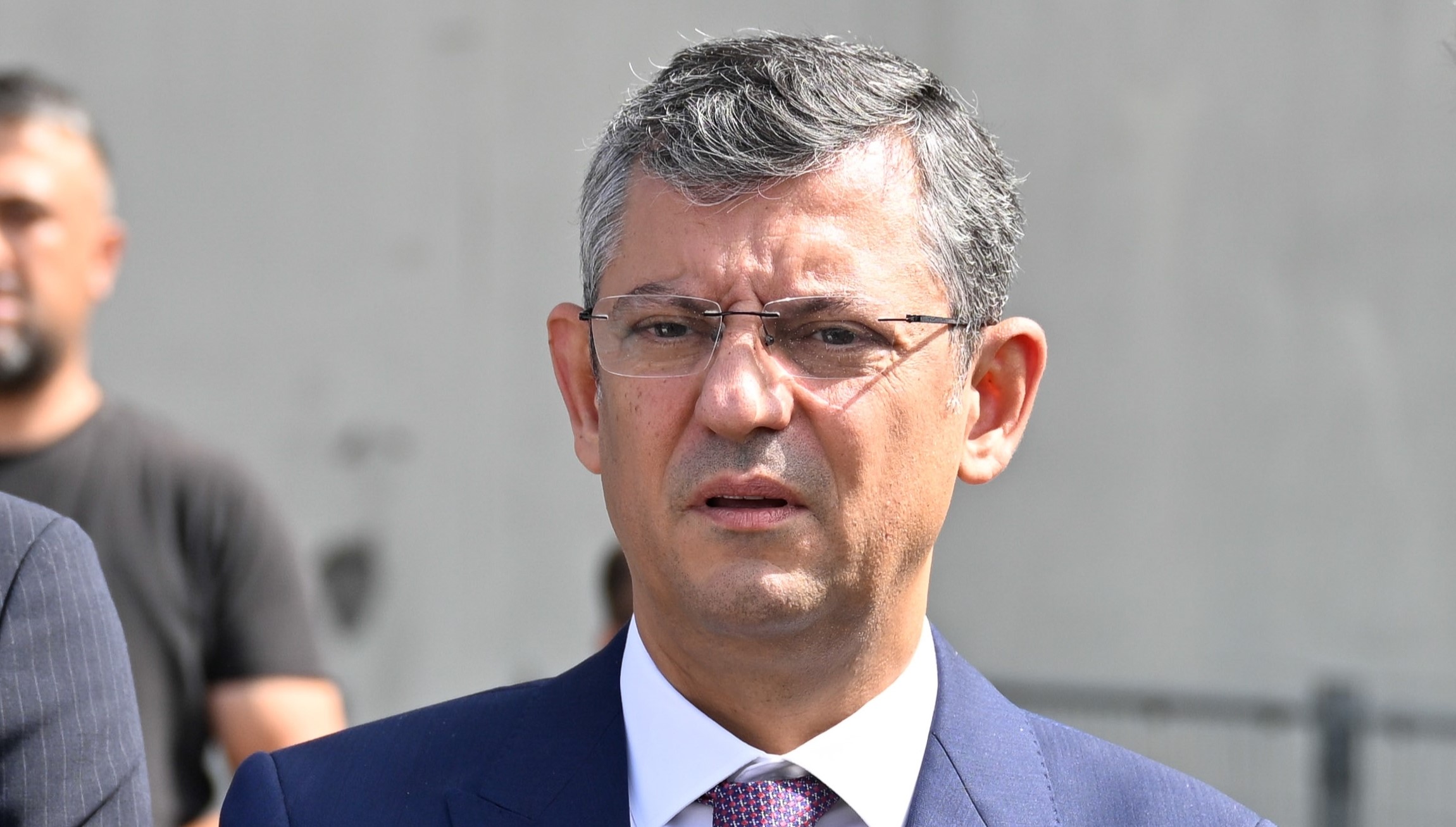 CHP lideri Özgül Özel'den Kürtlere dolaylı mesaj: "İlk dört maddeye el uzatanın elini kıracağız"